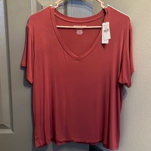 American Eagle soft & sexy T-shirt. Dark wash maroon
